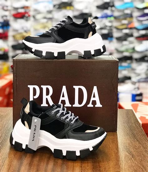 tenis de prada.